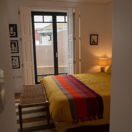 Spacious Studio W/ Balcony & Ac By Lovelystay Porto Ngoại thất bức ảnh
